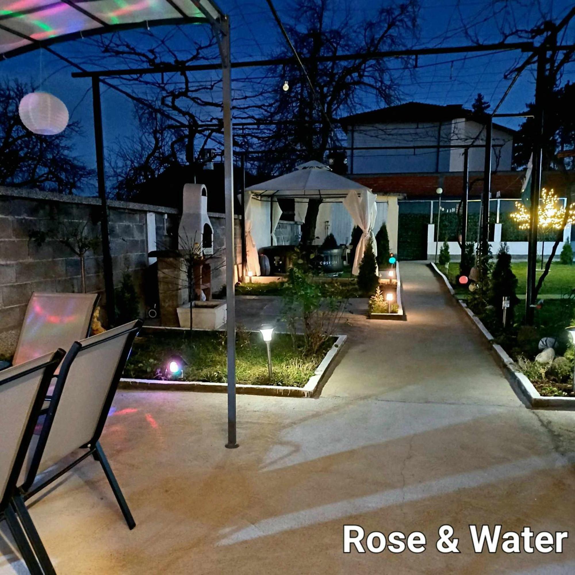 Rose & Water Guest House Pavel Banya Exterior foto